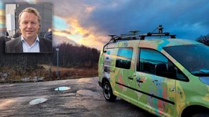 Jon Christian Hillestad, leder for bedriftsmarkedet i Telia Norge, sier de er svært stolte over å kunne være en del av prosjektet og bidra med sin 5G-kunnskap og det nye og raske mobilnettet. Her innfelt i et bilde av en av Kartverkets biler.