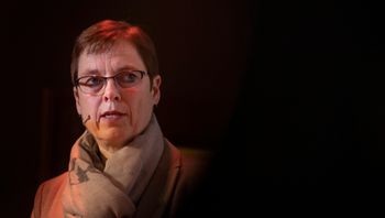 Direktør i Medietilsynet Mari Velsand gir TV-distributører beskjed om at den ulovlige pengespillreklamen på norske TV-skjermer må stanses.