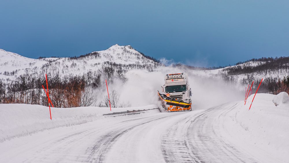 To nye driftskontrakter for fylkesveiene i Troms 