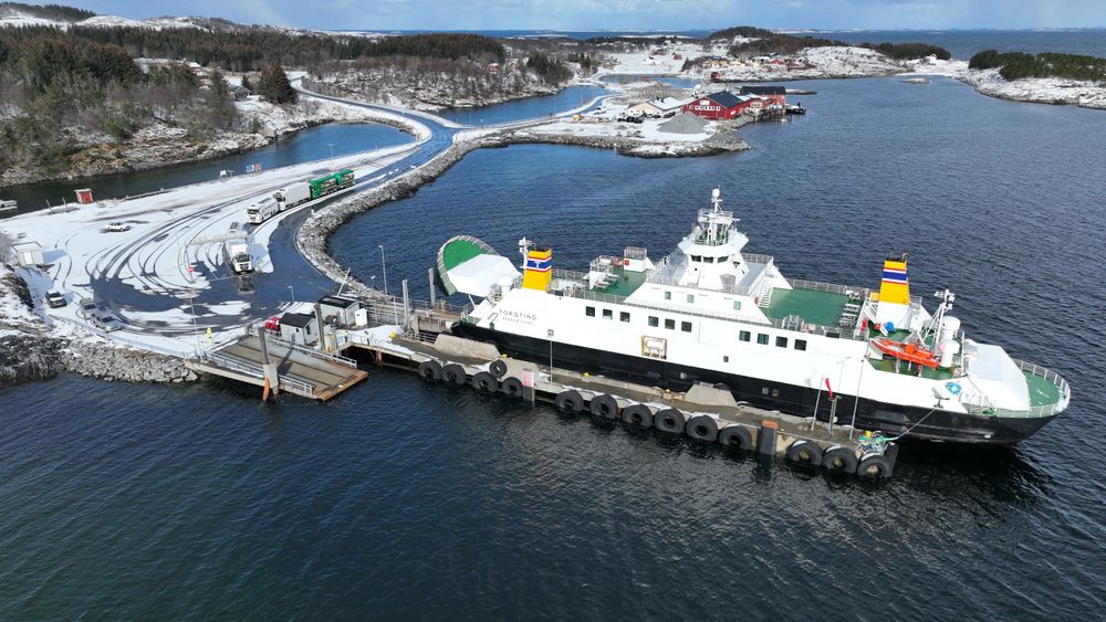 Igerøy er en av Vega-øyene, og her ligger fergekaia til øykommunen. Det er tilleggskaia nærmest i bildet som nå skal byttes ut.