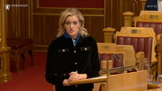 Emilie Enger Mehl på talerstolen i stortinget