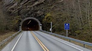 To tunneler midlertidig stengt etter steinras på E16