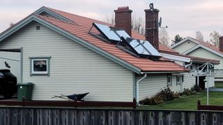 Solceller, strømpris, gratis, vertikale, fasade, øst, vest, Over Easy Solar, trygve mongstad, nettkapasitet, Glitre, Josefsen