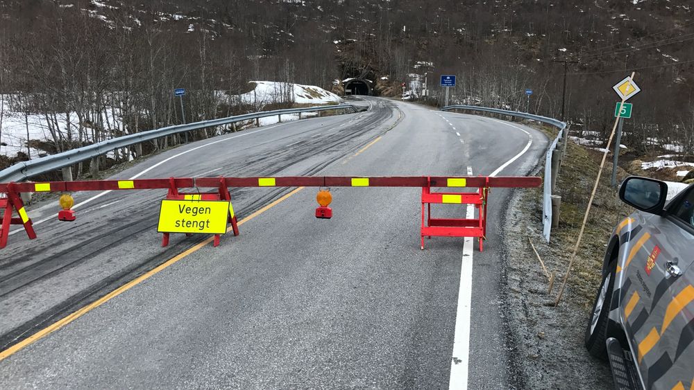 Fjærlandstunnelen på 6397 meter ligger på grensen mellom Sogndal og Sunnfjord.