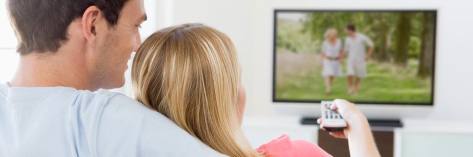 Yngre voksne ser mindre på direkte TV enn eldre, noe som kan gi et hint om hvordan framtida for almennkringkastere kan bli, ifølge britiske Ofcom.