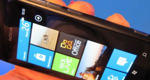Nokia Lumia 800 Slik er mobilen som skal redde Nokia